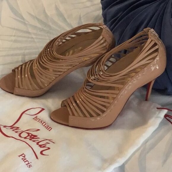 Christian Louboutin beige patent leather gortika peep-toe high heels shoes - Picture 4 of 5